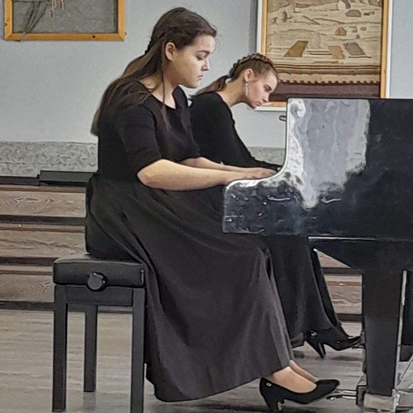 Фортепианные дуэты колледжа искусств выступили в концерте городского конкурса
