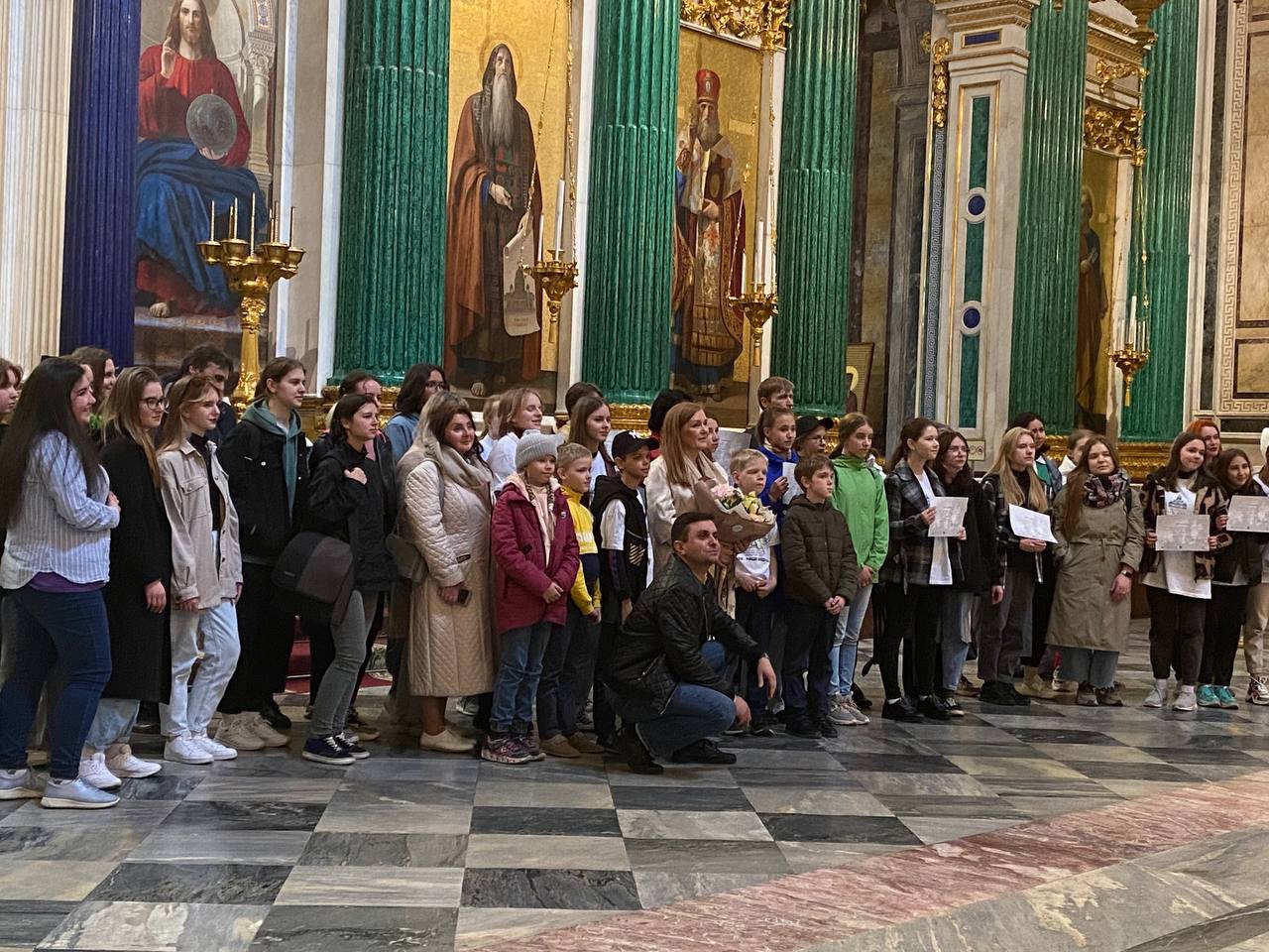 Делегация от Псковской области приняла участие в акции «Дети рисуют в храме»