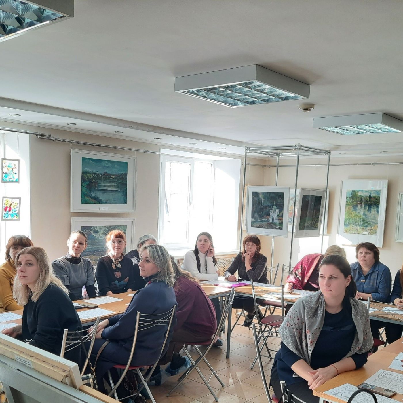 Более 30 преподавателей художественных дисциплин ДШИ области прошли обучение в Пскове