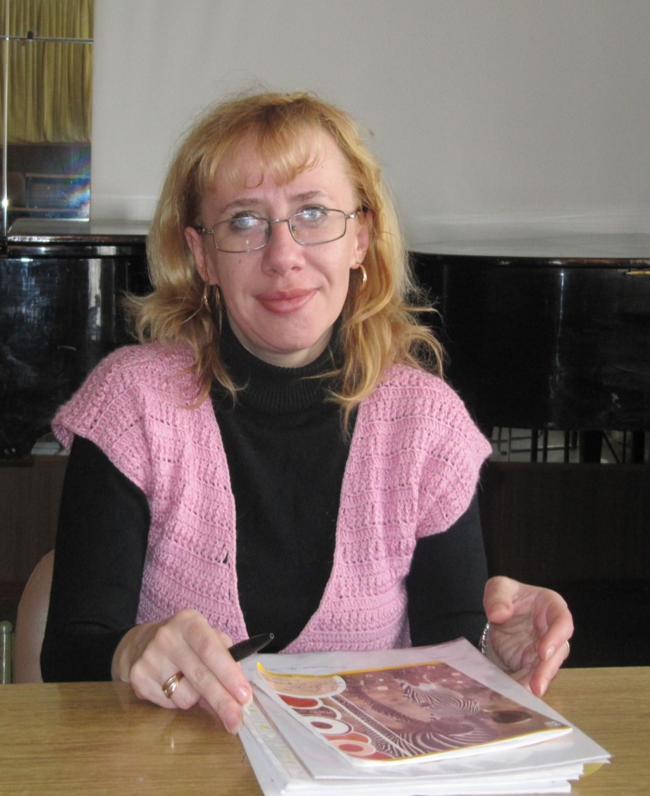 50-летний юбилей отмечает преподаватель колледжа искусств Ирина Адамович