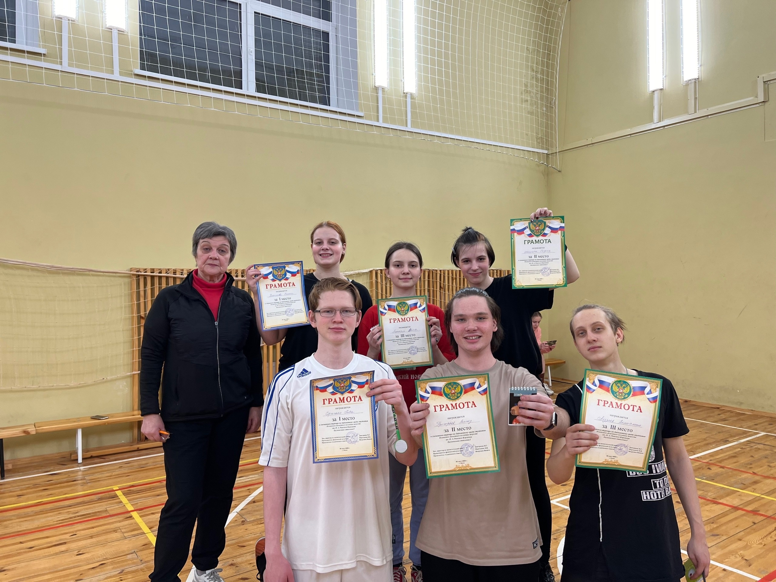 chempionat-po-badmintonu-proshyol-v-kolledzhe-iskusstv