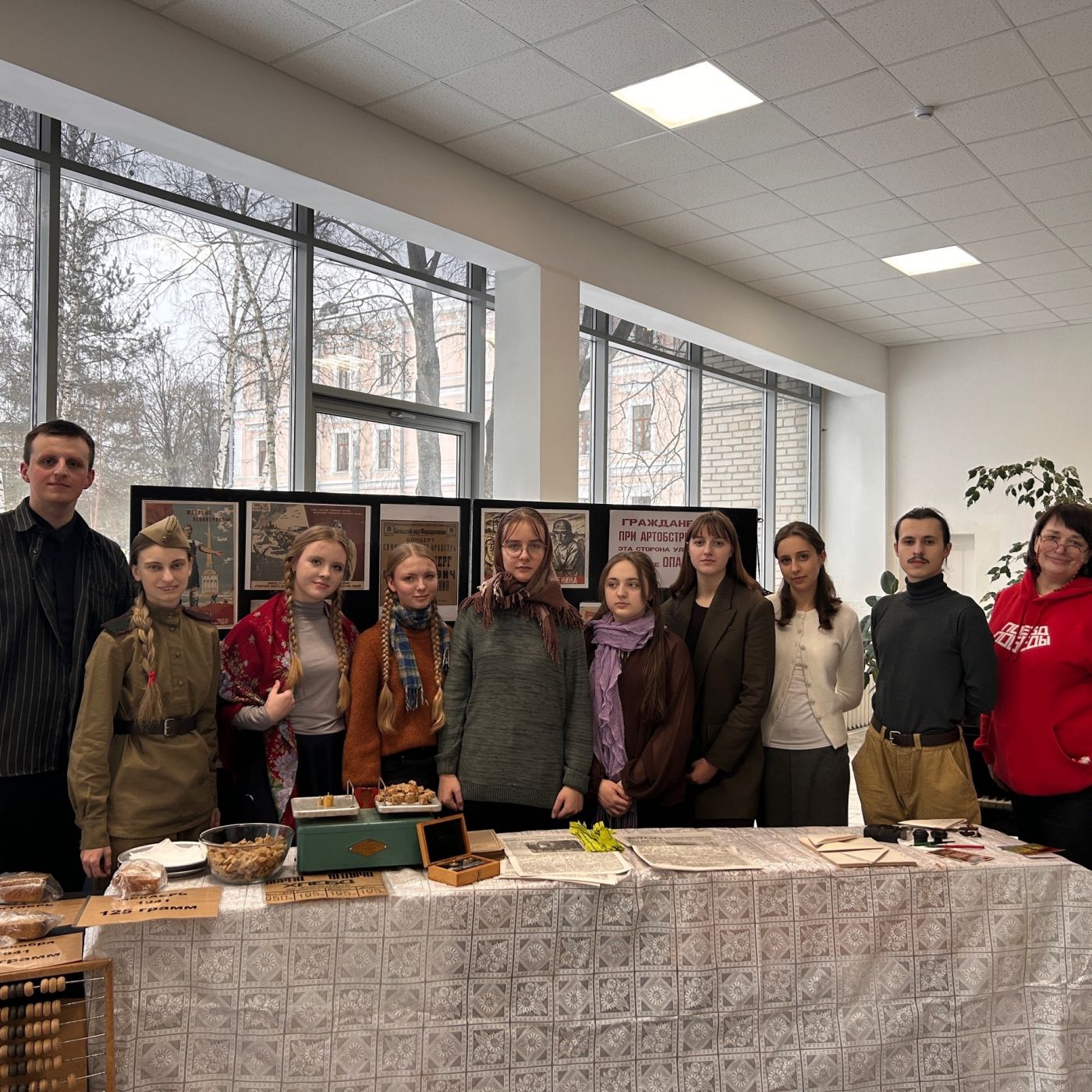 Патриотическая акция “Хлеб той зимы” прошла в колледже искусств