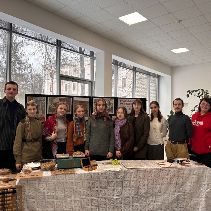 Патриотическая акция “Хлеб той зимы” прошла в колледже искусств