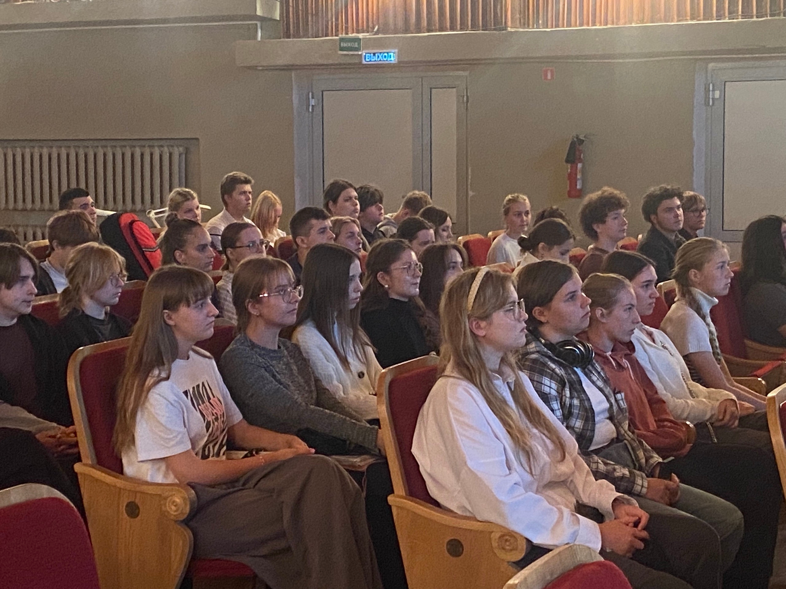 dekada-adaptatsii-pervokursnikov-prohodit-v-kolledzhe-iskusstv