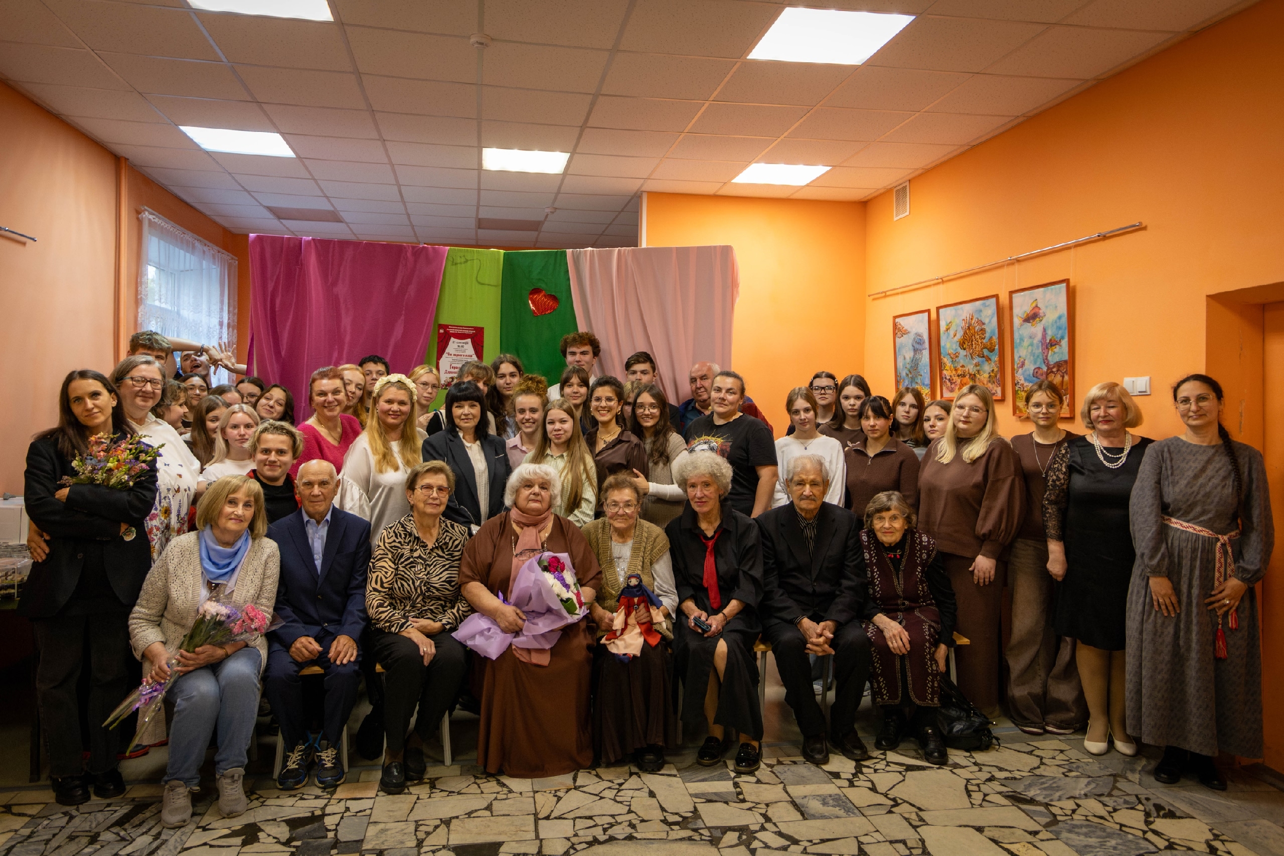 vstrecha-ot-pervogo-litsa-s-zasluzhennym-rabotnikom-kultury-rf-dorinoj-gerantidi-proshla-v-kolledzhe-iskusstv