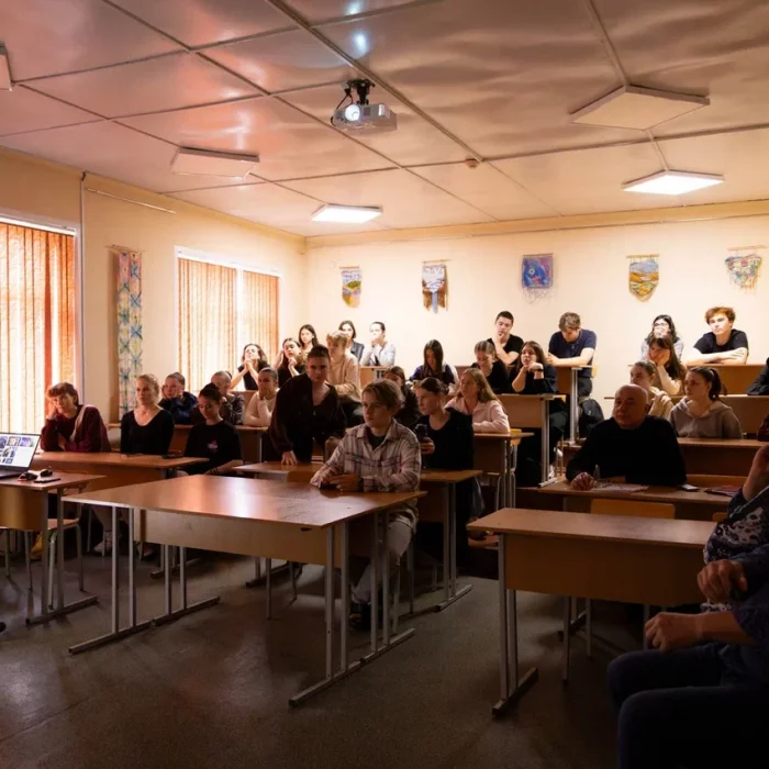 Встреча с выпускником колледжа, режиссёром кино и телевидения прошла в колледже искусств