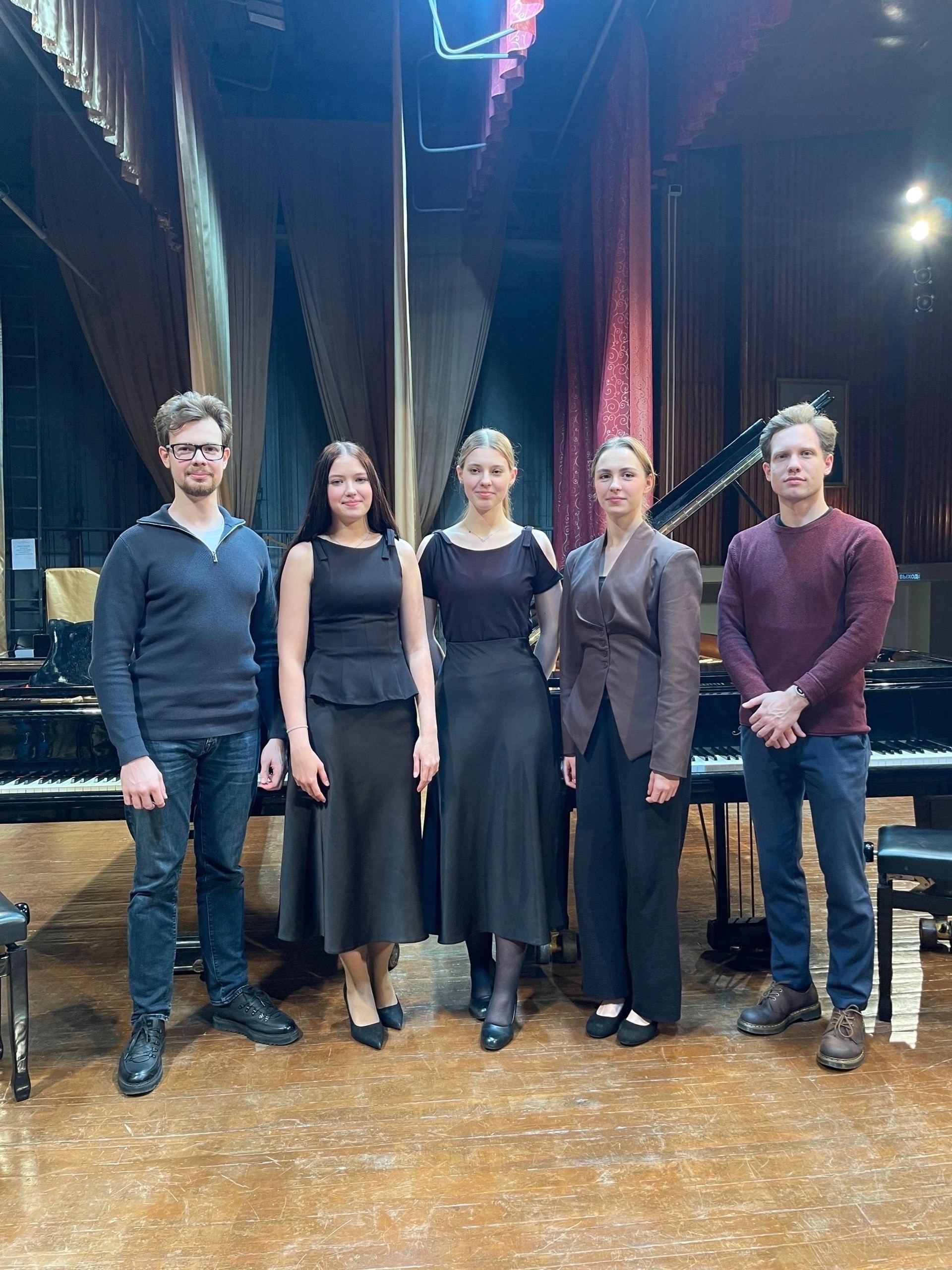 master-klassy-po-fortepiano-proekta-o-rossii-muzykoj-akademiya-talantov-proshli-v-kolledzhe-iskusstv